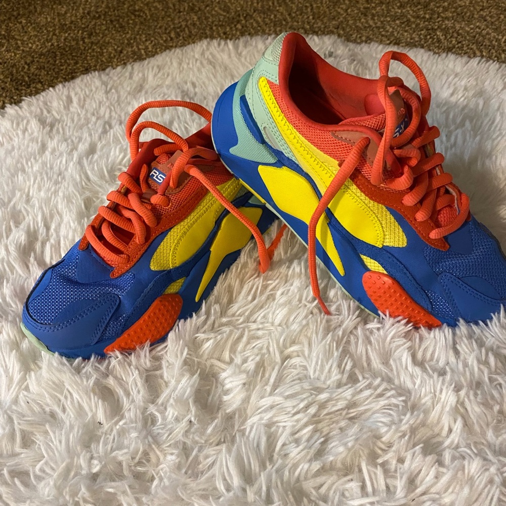 Puma boys sneakers used only once in great condition